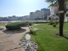 hôtel Crystal, accès plage direct, vue mer à Dinard