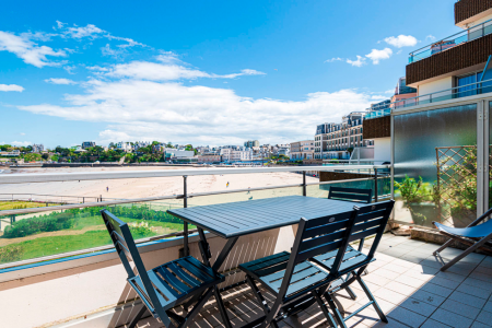 hôtel Crystal, accès plage direct, vue mer à Dinard